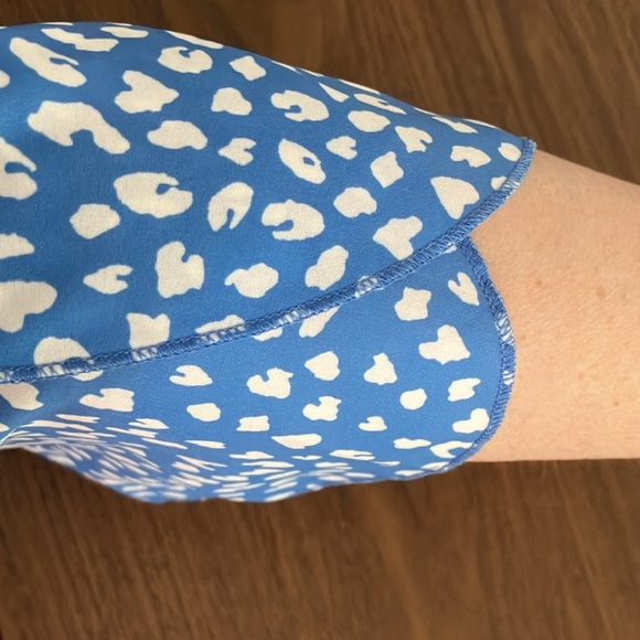 Tulip Sleeve Blouse w/ Blue & White Spots - Picture 5 of 9